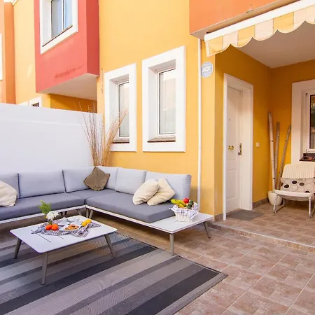 Townhouse With A Sea View In Apartment *